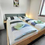 펜션 Haus Am Ring Spielberg Bei Knittelfeld
