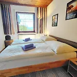 Haus Am Ring 펜션 *